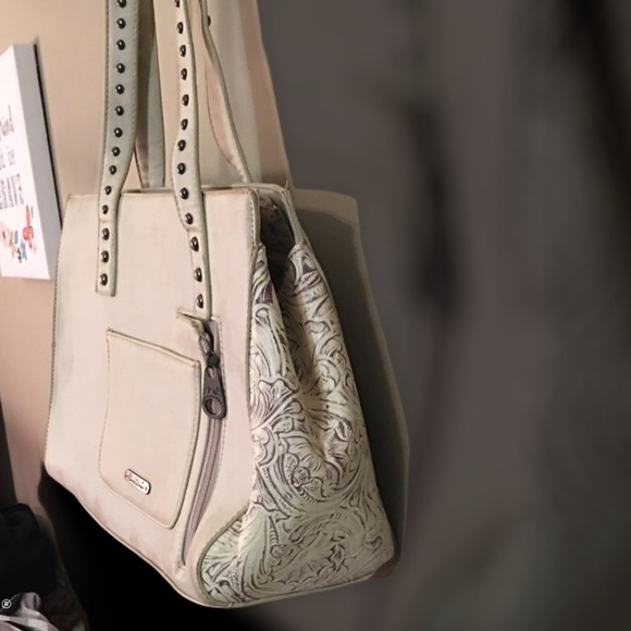 White Leather Embellished Montana West Concho Coll Concealed Handgun Satchel Bag - Picture 5 of 7